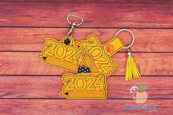 Class of 2024 Keyfob Keychain ITH: Seasonal Stitching Review